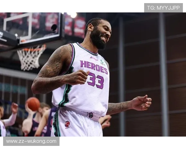 摩西·马龙内线强攻提升防守效率显著拉开对阵竞争对手差距